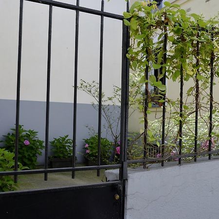 La Cour Du 5Eme - Chambre D'Hotes Bed & Breakfast Paris Exterior photo