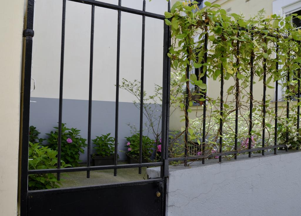 La Cour Du 5Eme - Chambre D'Hotes Bed & Breakfast Paris Exterior photo